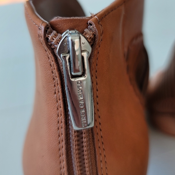 🆕️ Vince Camuto Brick Cutout Acha Leather Sandal - Picture 9 of 16